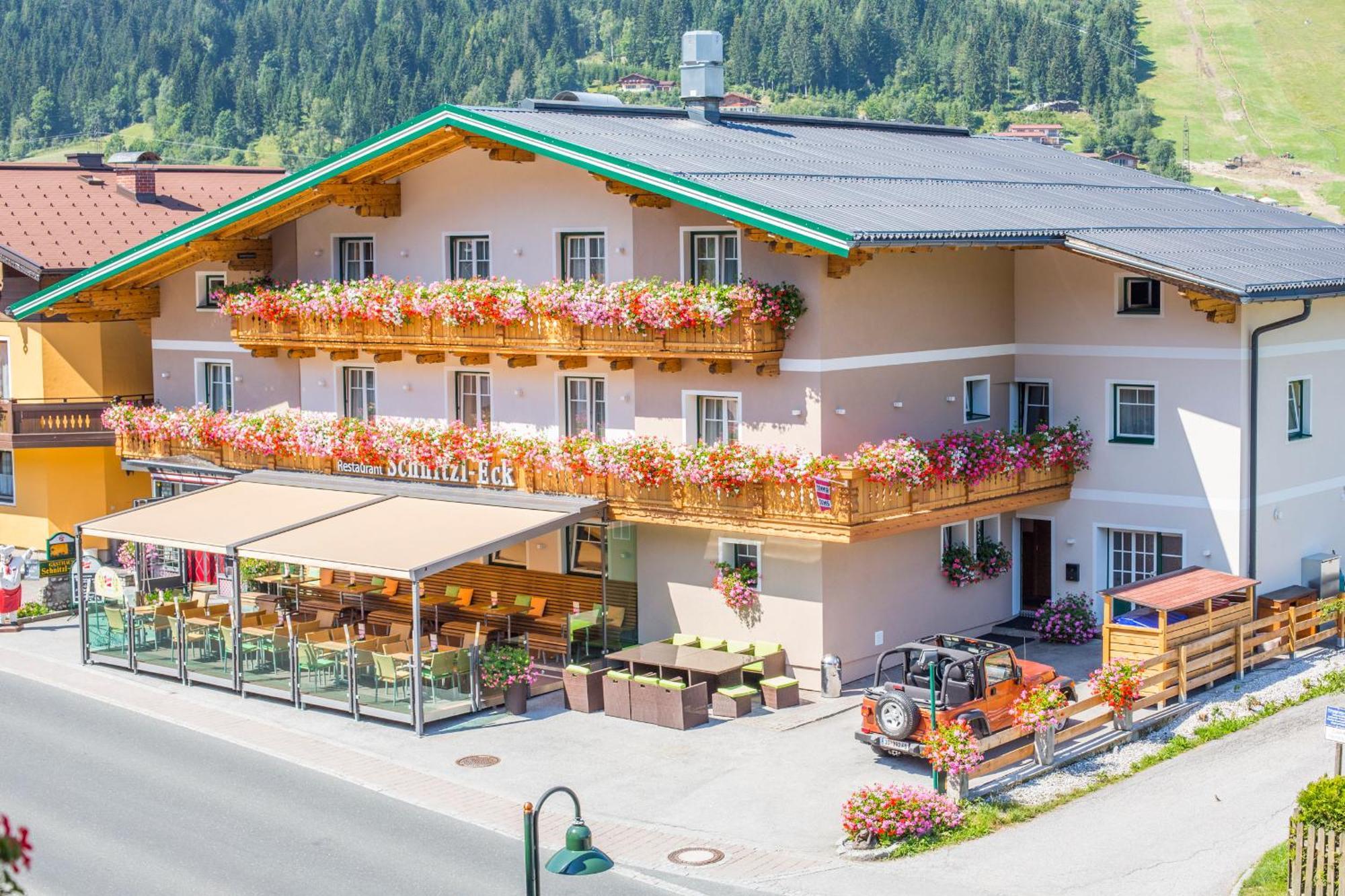Hotel Schnitzl-Eck Flachau Exterior foto